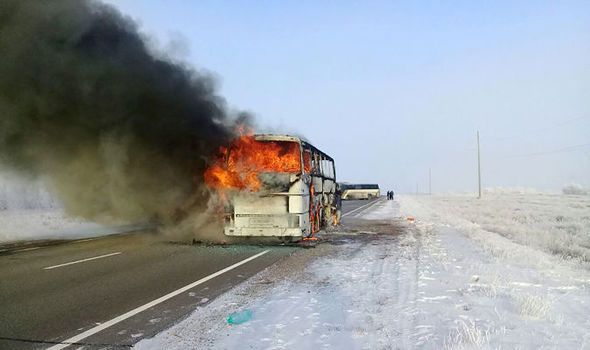 哈薩克斯坦巴士起火釀52死