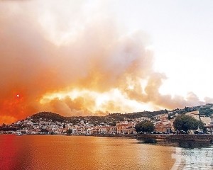 野火包圍中雅典如「末日景象」
