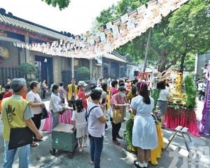 近千信眾共慶佛誕祝社會和諧