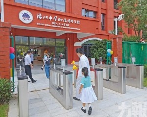 澳家長：為小孩讀書舉家入住新街坊