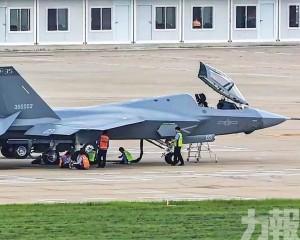 新機型新塗裝為空軍慶生