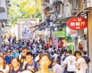 人均消費2,168元按年跌17%