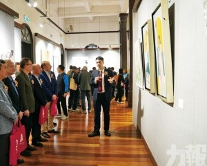 展劉貳和藝術作品