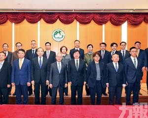 岑浩輝聽取歸僑總會建議