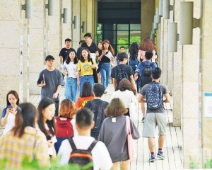 傳承五四精神投身發展建設