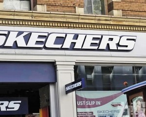 美知名球鞋品牌Skechers將私有化