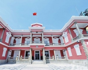 讚新屆特區政府勇於擔當作為