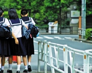 十天接客100人 三人被捕