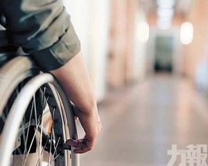 遭判囚三年半