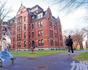 一人已畢業 其餘四人暫未求助