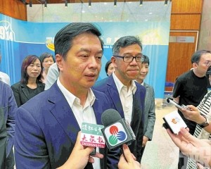 競逐兩間選議席