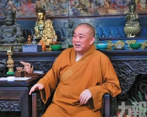 涉侵佔寺產與私德醜聞被查