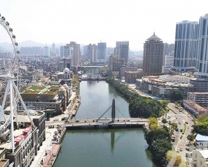 工業與服務業穩步增長