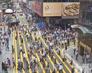 逾四成申請人選擇離港