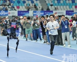 宇樹科技H1奪1500米冠軍