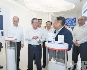 強調加大政策支持AI賦能發展