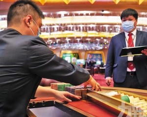 平均月薪同比上升2.4%