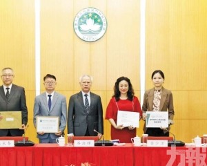 岑：優化職程制度促公務員橫向流動