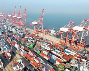 首八月按年增長15%