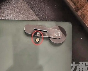 背包MacBook 成功擋子彈
