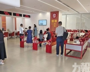中秋國慶加班為愛守候