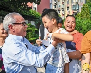 岑浩輝與公眾相聚同樂親切互動