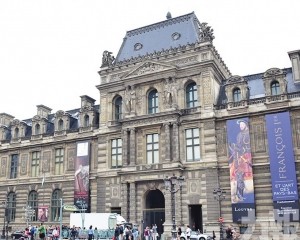 一人圖乘飛機逃至阿爾及利亞 一人圖乘飛機逃至阿爾及利亞