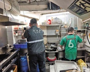 銷毀鮮活食品並全面清潔消毒 銷毀鮮活食品並全面清潔消毒