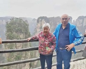 68歲兒偕91歲母 「慢遊」全中國
