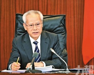 岑：過程艱巨但不存在裁員減薪