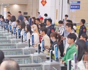 橫琴口岸日均客流突破10.5萬人次