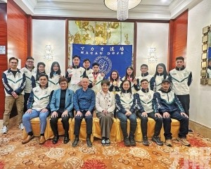 祝賀運動員為澳爭光