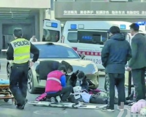 剛交車Su7傳撞傷銷售人員