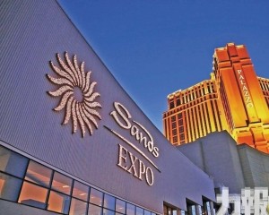支付1.5%收入作為商標費