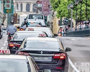 先落實網約的士再推網約車