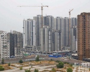 74公司合計預虧逾2,400億元