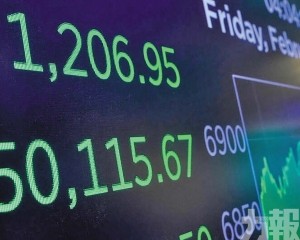 特朗普：任內衝10萬