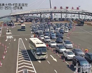 正月初三單日突破2.7萬車次