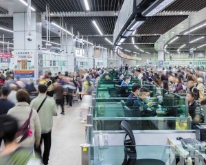 日均逾61萬人次通關增7.9%