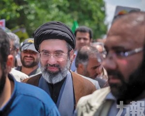 哈梅內伊之子穆杰塔巴接任