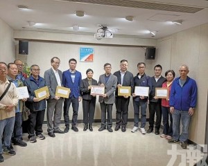 支持延長產假及優化年假計算