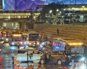 疑因超速及彎位違規超車肇禍