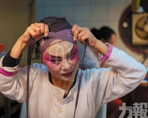 鑼鼓喧天 人神共樂：土地誕的神功戲傳統