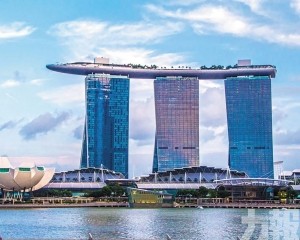 擬升級觀景台及餐飲設施