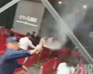 現場混亂保安噴辣椒水被拘