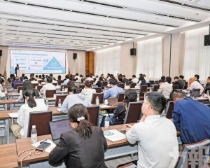 推動「政銀基」聯合招商