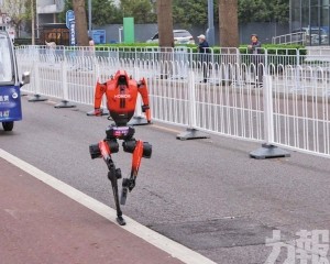 藍思132款結構件撐起「鋼鐵之軀」