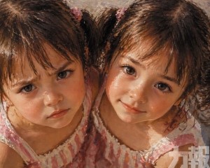 雙胞胎竟「同母異父」