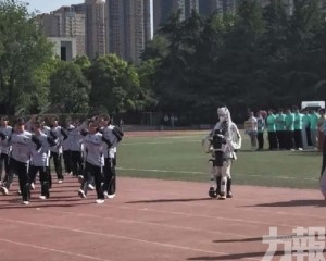 網驚：機器人覺醒？