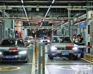 九成旅客留港過夜帶動消費